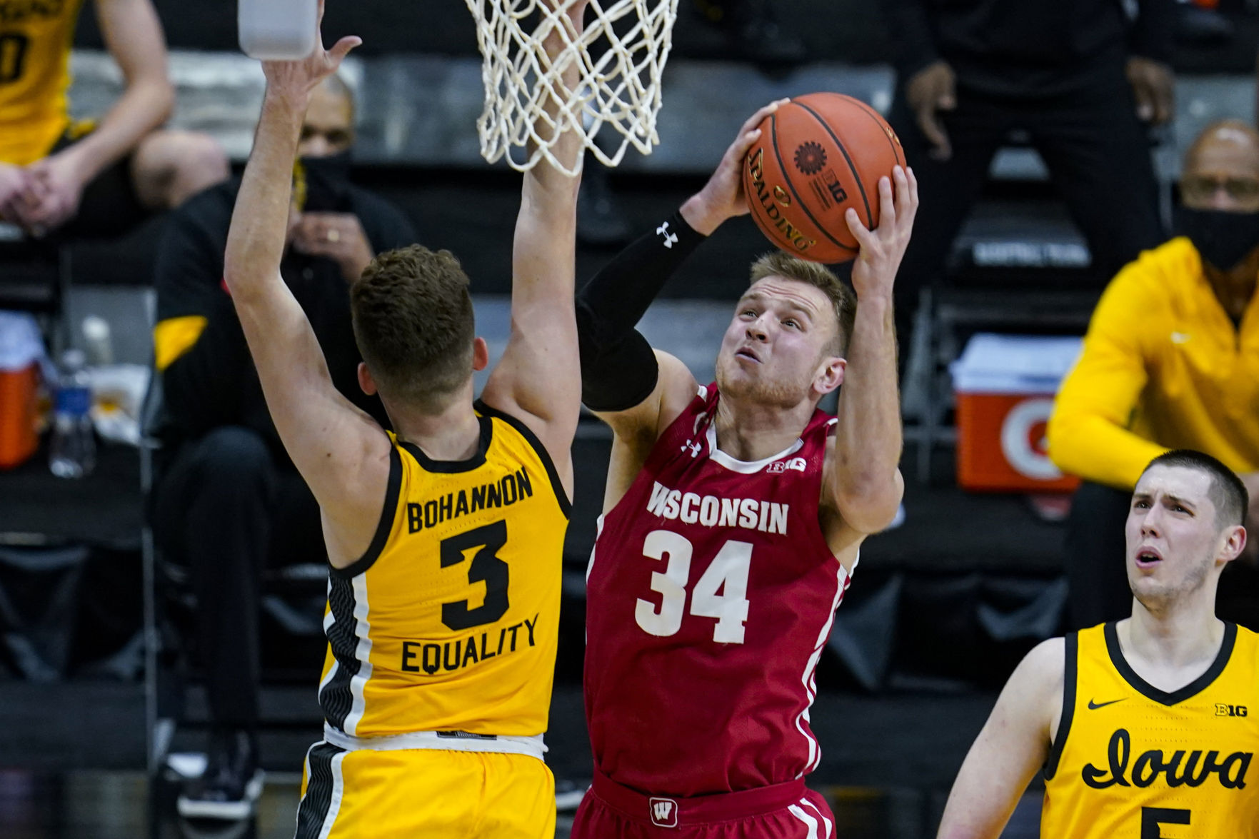 B10 Wisconsin Iowa Basketball